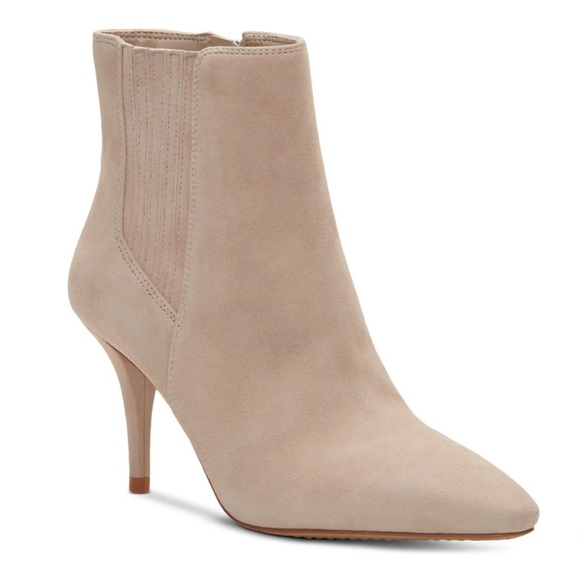 New Vince Camuto Ambind Suede Almond Beige Ankle Boots Size 7 - Picture 2 of 4